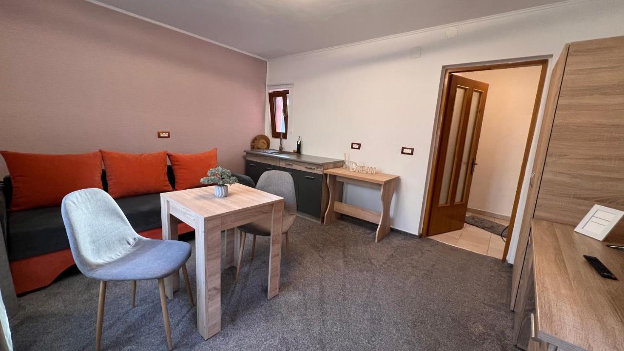 شقة Orange House كونستانتا المظهر الخارجي الصورة